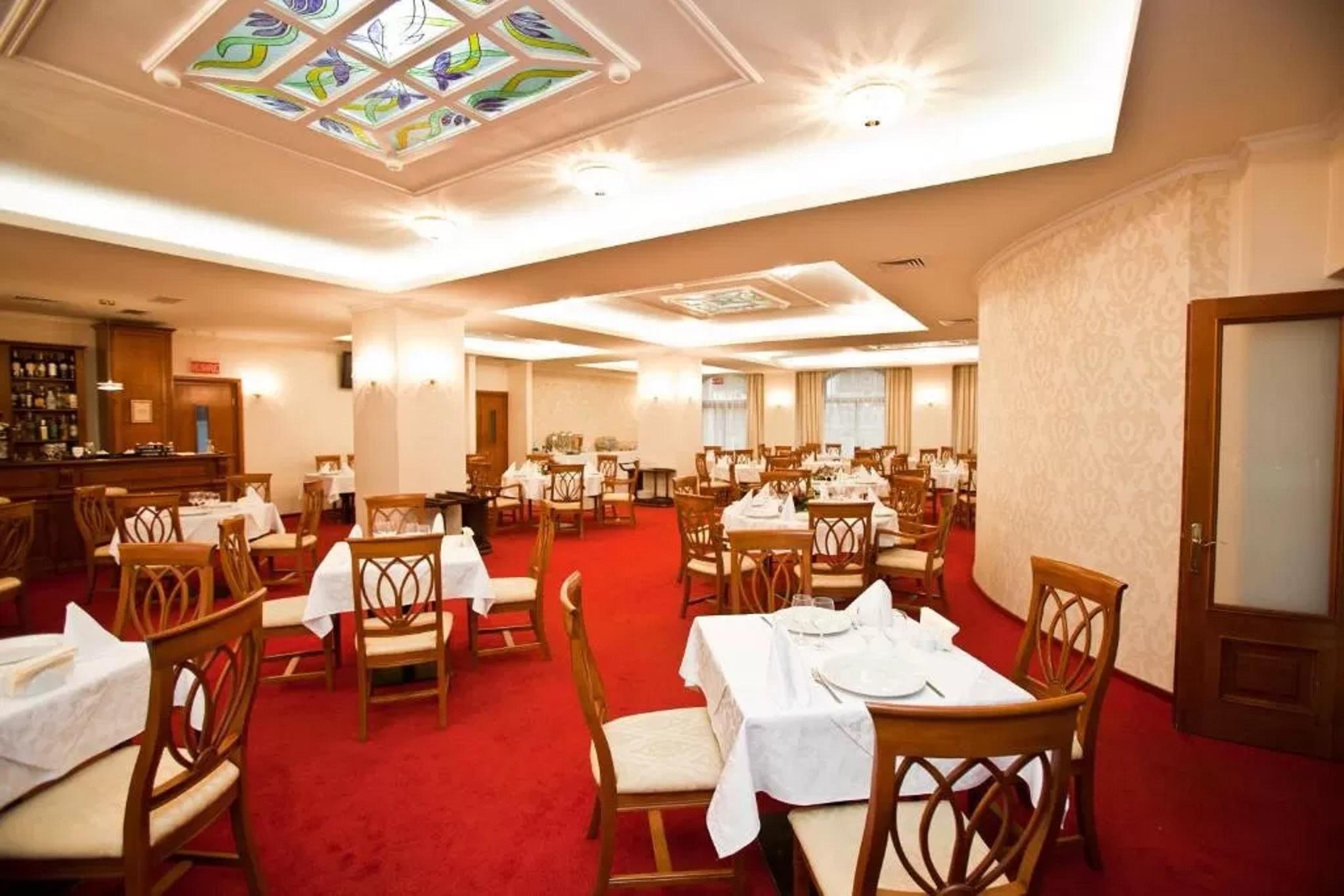Hotel Maxim Nagyvárad Kültér fotó