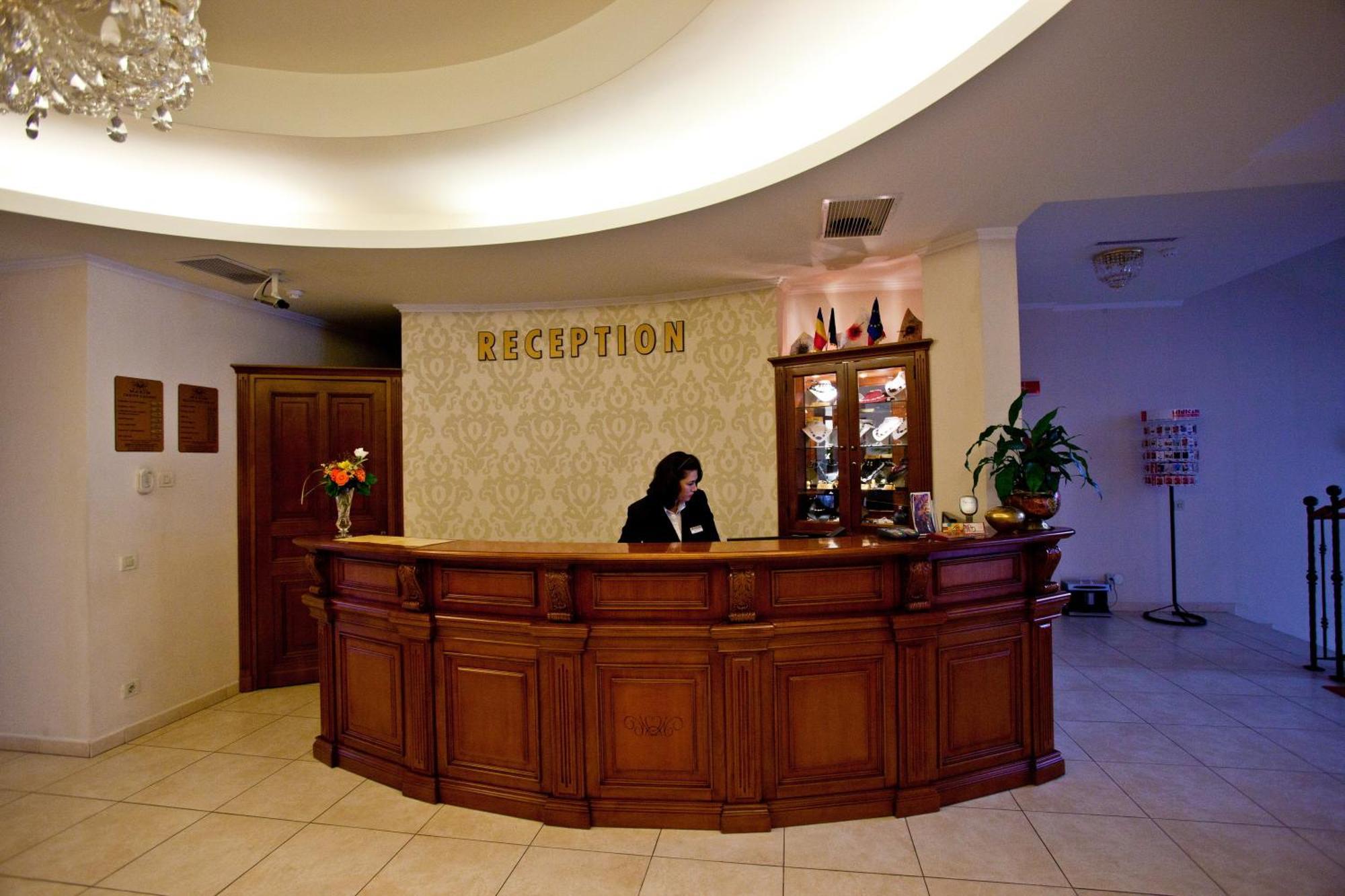 Hotel Maxim Nagyvárad Kültér fotó