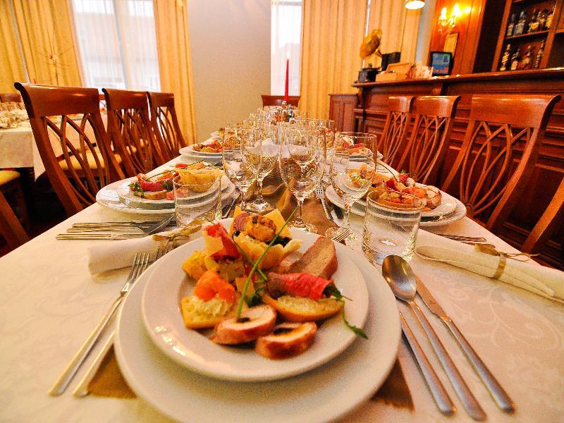 Hotel Maxim Nagyvárad Kültér fotó